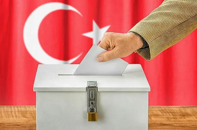 Seçim yaklaştıkça yandaş basın ve satılık anketçiler manipülasyonun dozunu artırdı