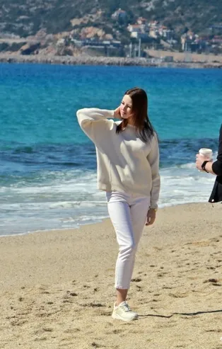 Rus ve Ukraynalı turistler sahile koştu