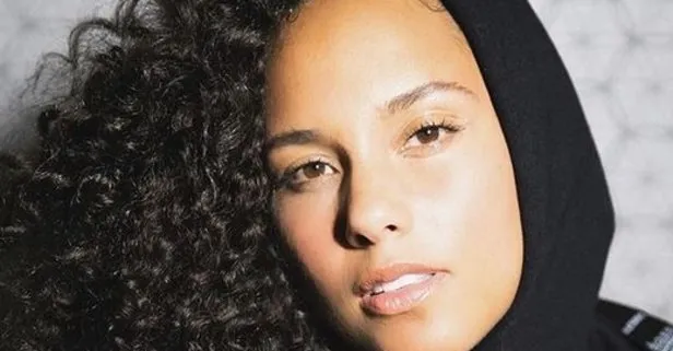 Alicia Keys Kubat’ın ’halkalı şeker’ türküsüyle yüzdü! Sosyal medya o videoyla çalkalandı