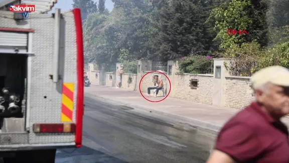 Evini ateşe verdi! Yarı çıplak izledi: “Gençliğimi de burada yaktım”