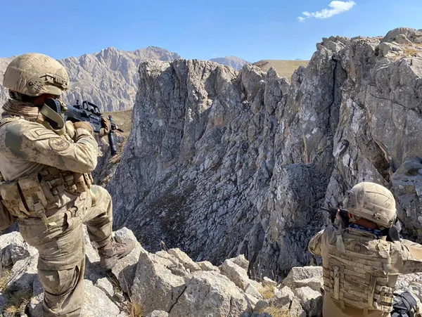 son-dakika-msb-duyurdu-9-pkkli-terorist-olduruldu-1643871788342.jpg Son dakika: MSB duyurdu: 9 PKK'lı terörist öldürüldü-2