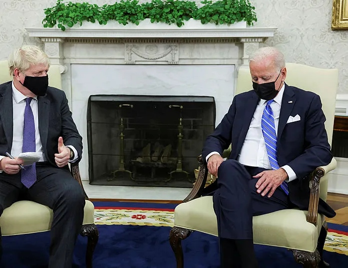 Dünya Biden’ı konuşuyor! Johnson neye uğradığı şaşırdı!