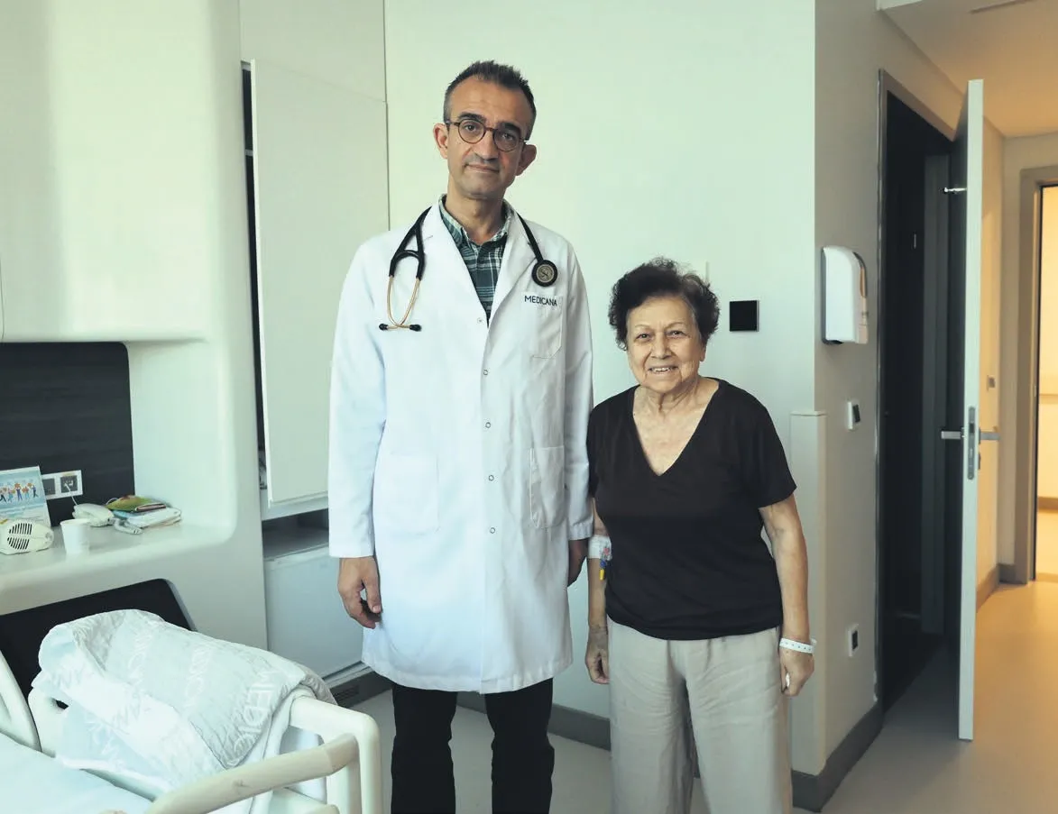 Karın ağrısı diye gitti kalp krizi çıktı: 80 yaşındaki Tülin Güzel kapalı yöntemle hayata tutundu