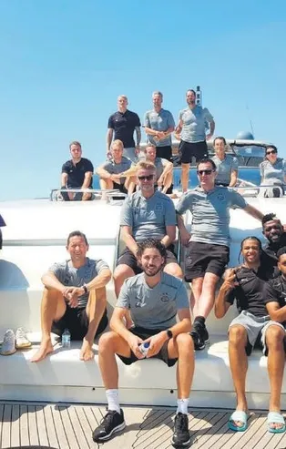 PSV'den turistik gezi! Öğlen Boğaz’ı gezdiler, akşam Galatasaray'ı yendiler