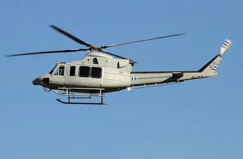 iran-cumhurbaskani-ibrahim-reisiyi-tasiyan-bell-412-model-helikopterin-ozellikleri-neler-dikkat-ceken-abd-deta-1716134995373.jpeg İran Cumhurbaşkanı İbrahim Reisi’yi taşıyan Bell 412 model helikopterin özellikleri neler? Dikkat çeken ABD detayı...-11