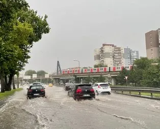 Ankara'da yağış! Caddeler sokaklar göle döndü