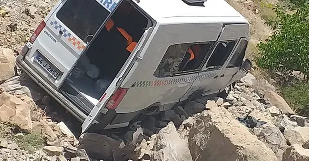 Malatya’da yolcu minibüsü devrildi! 15 yaralı