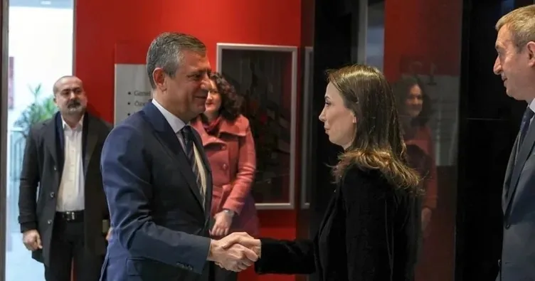 pyd-istedi-dem-chpye-soyletti-ozgur-ozelden-kobani-siniri-acilsin-provokasyonu-bakirhandan-chpye-ypg-tesekkuru-1769512619863.jpeg PYD istedi, DEM CHP'ye söyletti! Özgür Özel'den "Kobani Sınırı açılsın" provokasyonu | Bakırhan'dan CHP'ye "YPG" teşekkürü-4