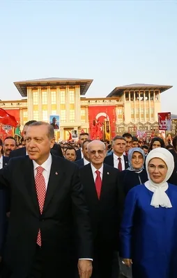 Cumhurbaşkanı Erdoğan konutuna yürüyerek geçti