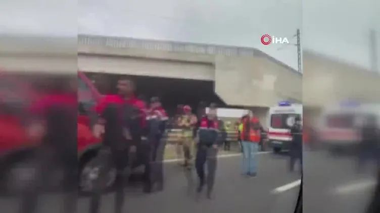 Ankara Polatlı kaza haberi! Otomobil hızlı tren köprüsüne çarptı: 3 ölü, 2 yaralı! | Video