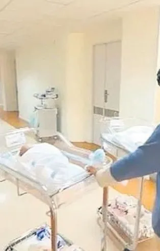 64 yaşında ikiz bebek dünyaya getirdi! Mahkeme kararıyla çocuklar elinden alındı