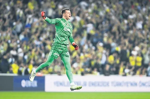 fenerbahcede-ismail-kartal-hem-skor-hem-oyun-olarak-jesusu-solladi-jesuslu-kanarya-mac-basina-12-gol-yerken-bu-1696890627131.jpeg Fenerbahçe'de İsmail Kartal hem skor hem oyun olarak Jesus'u solladı! Jesuslu Kanarya, maç başına 1.2 gol yerken bu rakam İsmail hoca ile 0.4’e düştü-4
