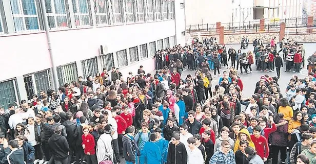 Zorunlu deprem dersi! Hasar gören 29 okulda eğitim yok