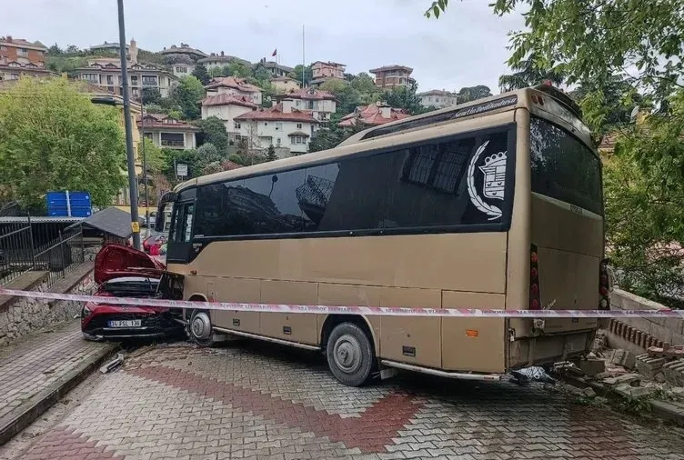 Üsküdar’da servis kazası!
