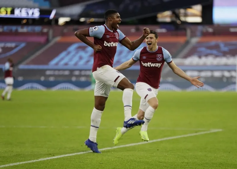 galatasaray-yeni-sag-bekini-almanyada-buldu-euro-2024un-yildizi-aslan-olabilir-transferde-dev-operasyon-1719323705894.jpeg Galatasaray yeni sağ bekini Almanya'da buldu! EURO 2024'ün yıldızı Aslan olabilir... Transferde dev operasyon-11