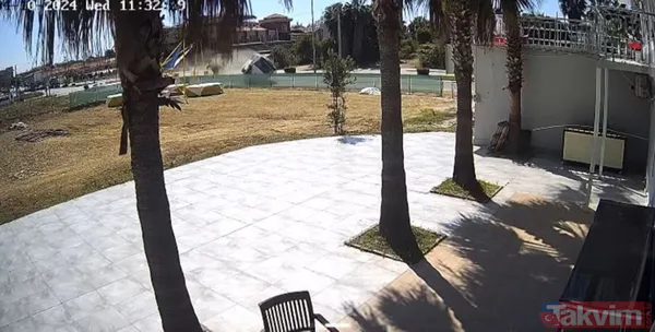 Antalya'da feci kaza: Otel servisi otomobille çarpışarak devrildi - 16