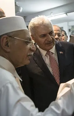 Yıldırım'dan Singapur'da tarihi camiye ziyaret