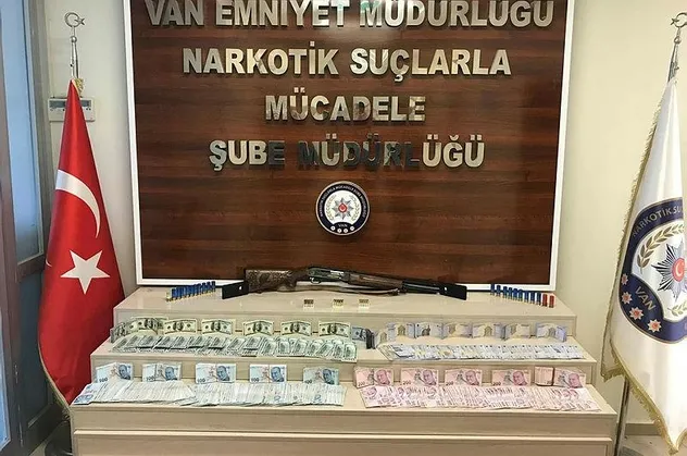 Van’da 6 ayrı yakalamada 799 kilo eroin ele geçirildi