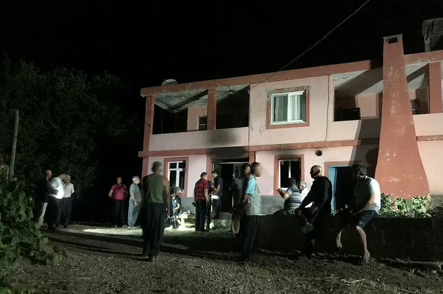 Adana'da ev yangını: 1 ölü