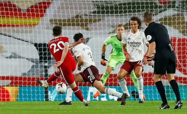 Son şampiyon Liverpool Arsenal'i 3 golle geçti-5