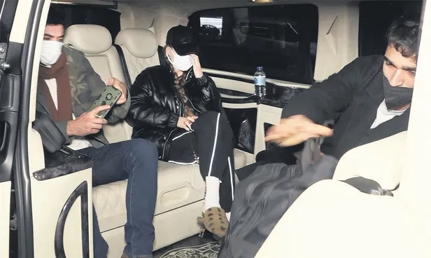 adana-dizi-cekimlerinden-donen-serenay-sarikayadan-sasirtan-imaj-2-bin-tllik-1640552294942.jpeg Adana dizi çekimlerinden dönen Serenay Sarıkaya'dan şaşırtan imaj! 2 bin TL'lik....-8