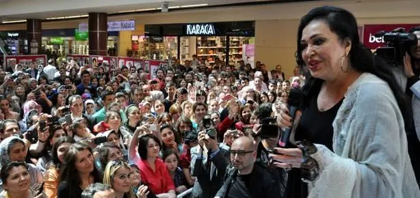 Kayseri Sultan’ı bağrına bastı