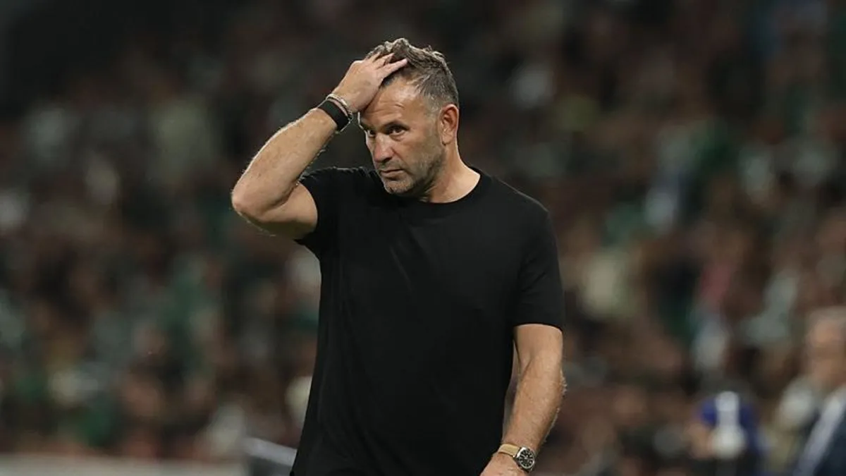 Galatasaray'da Okan Buruk'a yönetimden eleştiri