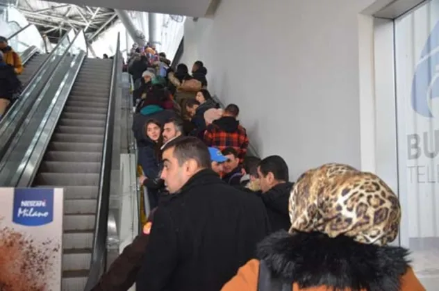 Bursa Uludağ'da binlerce kişi kuyruğa girdi