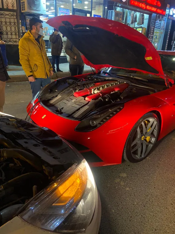 almanyadan-turkiyeye-gelen-5-milyon-lira-degerindeki-ferrari-f12-berlinetta-kagithanede-yolda-kaldi-calistirilamadi-1607754686769.jpg Almanya'dan Türkiye'ye gelen 5 milyon lira değerindeki Ferrari F12 Berlinetta Kağıthane'de yolda kaldı çalıştırılamadı-2