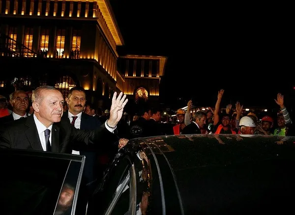 Cumhurbaşkanı Erdoğan, Külliye'deki inşaat çalışmalarını inceledi-1