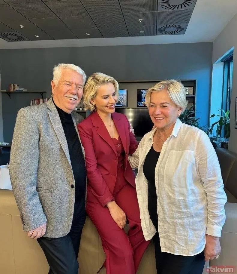 120-gunde-19-kilo-verdiren-esra-erol-diyeti-42lik-sunucu-dogum-kilolarini-tek-metotla-eritti-yag-kirma-islemiy-1720438206928.jpeg 42'lik sunucu doğum kilolarını tek metotla eritti! 120 günde 19 kilo verdiren Esra Erol diyeti! "Yağ kırma işlemiyle..."-8