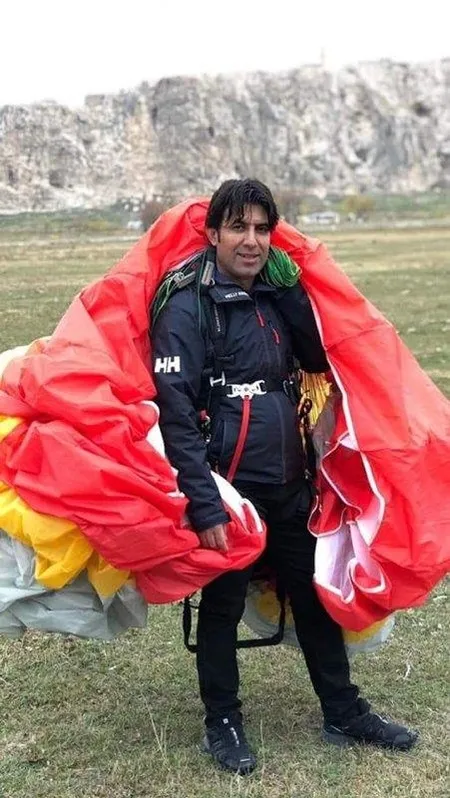 Van Gölü'ne düşen yamaç paraşütçüsü hayatını kaybetti-2