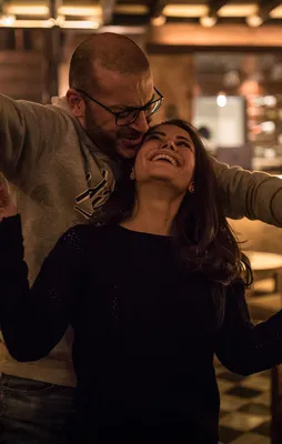 Katil Esed'in askerleri katliam sonrası barlarda keyif çatıyor