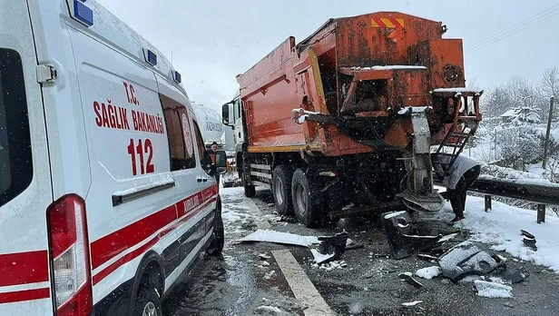 Son dakika: Kar yağışı kazaları da beraberinde getirdi! çok sayıda kişi yaralandı TEM Otoyolu ulaşıma kapandı-10