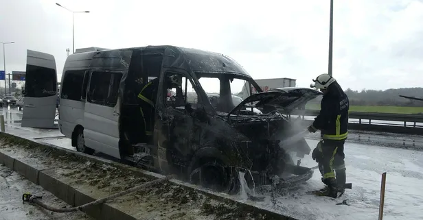 Japon turistlerin tur minibüsü alev alev yandı