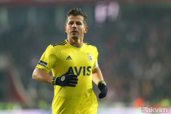 Emre Belözoğlu ve Arda Turan'dan sürpriz canlı yayın! "Hagi'yi unutursam taş olurum..." - 7