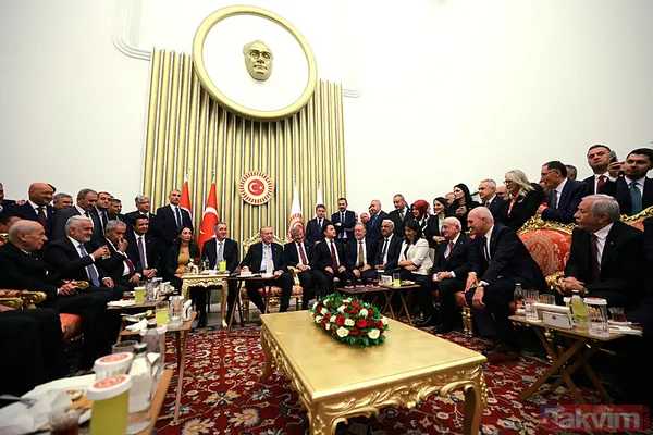 TBMM'de renkli anlar! Önce açılış sonra resepsiyon... Başkan Erdoğan'dan "biriz beraberiz" mesajı: Tek tek tokalaştı - 15