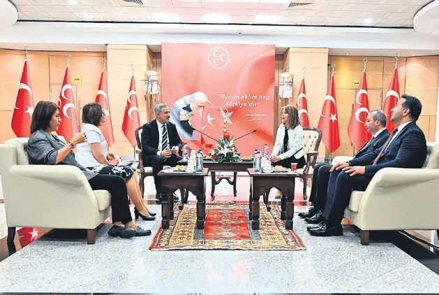 Siyasette bayram havası