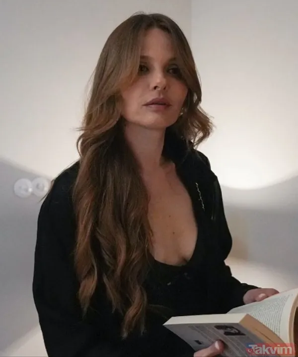 Ünlü oyuncu Naz Elmas Tarkan konserinde ortaya çıktı: Botokslu son hali çok konuşuldu - 16