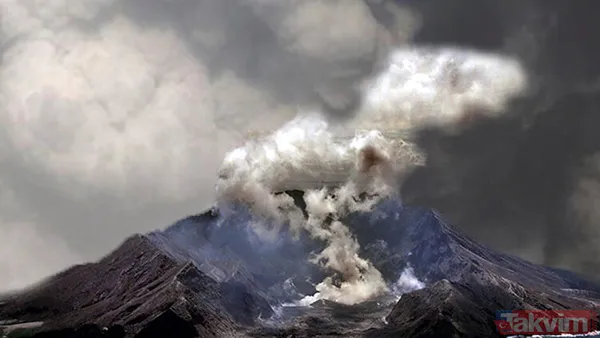 Yeni Zelanda'da Whakaari Yanardağı 18 yıl sonra patladı! Okyanus ikiye ayrıldı - 1