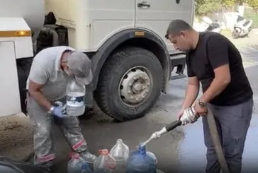 Son dakika: Bodrum'da yine aynı sorun! 10 gündür su yok! Vatandaşlar tankerlerinden bidonlarla su taşıyor