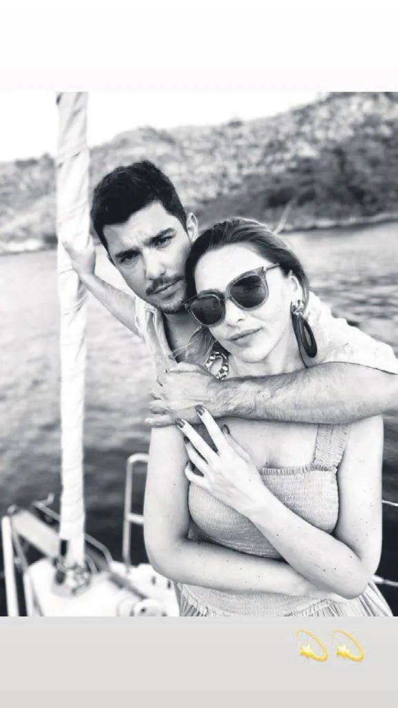 hadise-ve-kaan-yildirim-askindan-ilk-fotograf-sosyal-medyayi-salladilar-1596148877734.jpeg Hadise ve Kaan Yıldırım aşkından ilk fotoğraf! Sosyal medyayı salladılar...-2