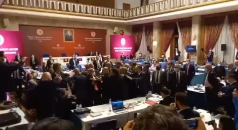 Son dakika: TBMM'de gerginlik! MHP'li Olcay Kılavuz "Selahattin Demirtaş teröristtir" dedi HDP'liler çıldırdı-2