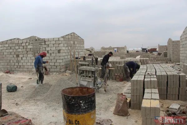 Başkan Erdoğan dünya gündemine taşımıştı! İşte savaş mağduru İdlibliler için yapılan briket evler! - 7