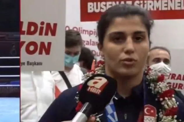 Olimpiyat şampiyonu Busenaz Sürmeneli: Bu madalya tüm Türkiye'nin