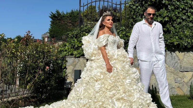 55-yasindaki-nuray-sayari-hamile-unlu-astrolog-ikiz-bebek-bekliyor-1777404608377.jpg 55 yaşındaki Nuray Sayarı hamile: Ünlü astrolog ikiz bebek bekliyor-3