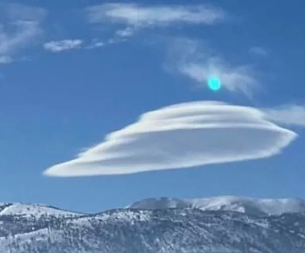 gorenler-ufo-sandi-nigdede-mercek-bulutu-1676903658335.jpg Görenler UFO sandı! Niğde'de mercek bulutu...-2