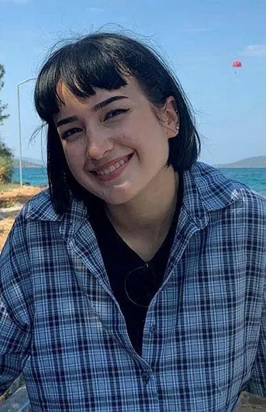 Isparta'da başıboş sokak köpeklerinden korkup yola atlayan 20 yaşındaki Rabia Kallı hayatını kaybetti-3