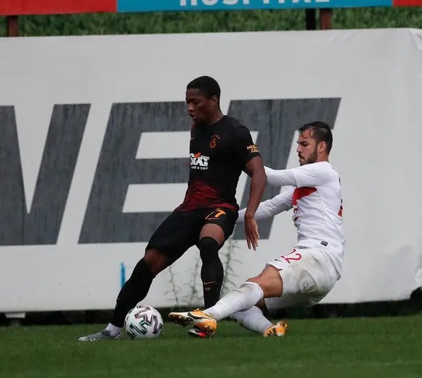 aslan-umit-milliler-ile-yenisemedi-ms-galatasaray-0-0-umit-milli-takim-1602268694913.jpeg Aslan, Ümit Milliler ile yenişemedi (MS: Galatasaray 0-0 Ümit Milli Takım)-3