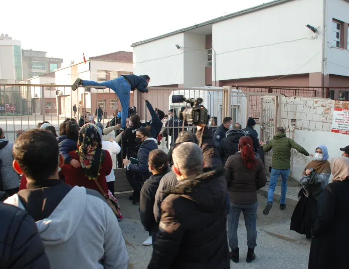 Okulda taciz iddiası ortalığı karıştırdı! Veliler ayağa kalktı